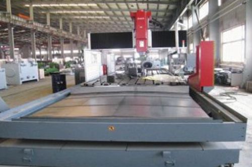 Фрезерный станок строгального типа 2000-6000CNC